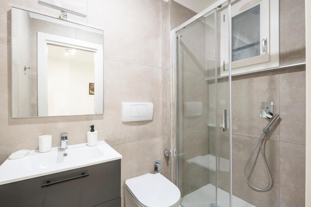 Easystayrome 10 Pax 3 Baths 1 Min From Metro Exterior foto
